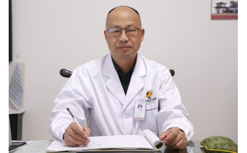 喜訊！熱烈祝賀馬志忠主任榮獲第二屆國醫(yī)大師劉志明（湘潭）中醫(yī)藥發(fā)展貢獻獎，并入選全國基層名老中醫(yī)藥專家傳承工作室建設項目